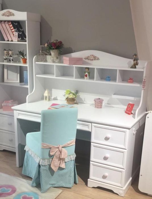 Продам шкаф, кроватку и стулья