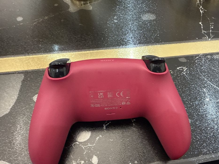 Cosmic redкантроллер ps 5 в идеальном состаяние