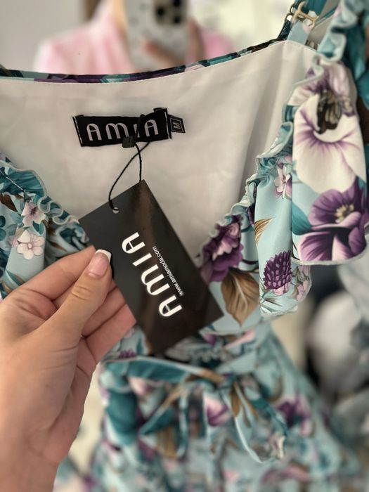 Чисто нова флорална рокля "Amia Moda"