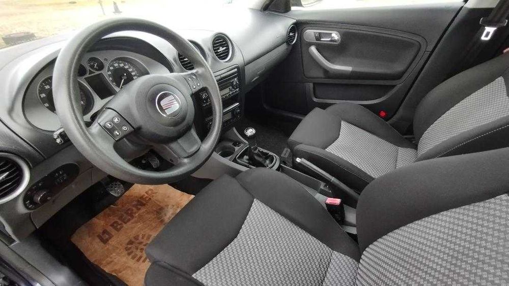 Seat Ibiza INTRETINUTA- 1.4 benzina, 4 usi din 2009 - adusa recent !