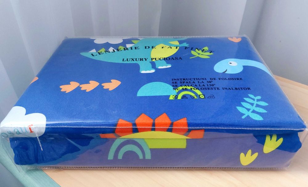 Lenjerie pat copii - Pucioasa, model Dinozauri, Bumbac/Finet, 4 piese