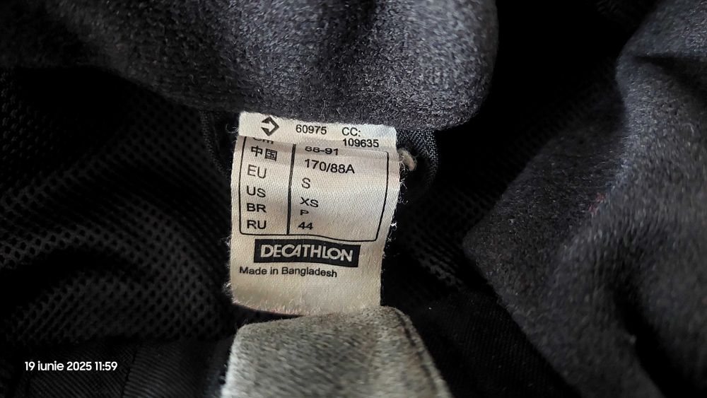 Geaca impermeabila Decathlon - Quechua, marimea S