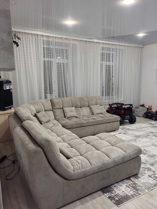 Продам квартиру из 5 комнат в  4 микрораоне