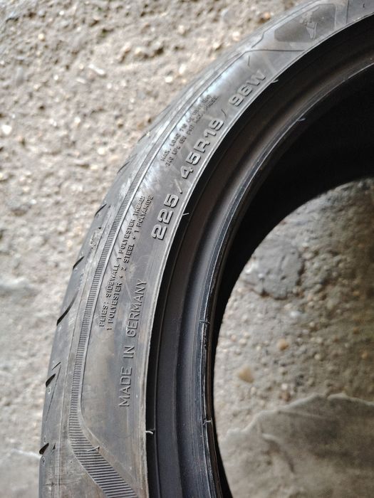 225/45 R19 Goodyear Eagle F1 de vara cu buză pt jante