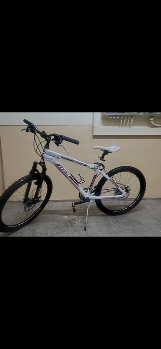 bicicleta este buna si merge perfect