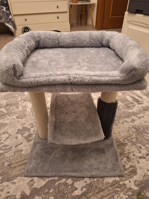 Loc joaca pisica nefolosit