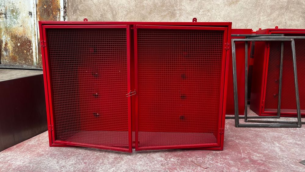 Пожарный щит с инвентарями