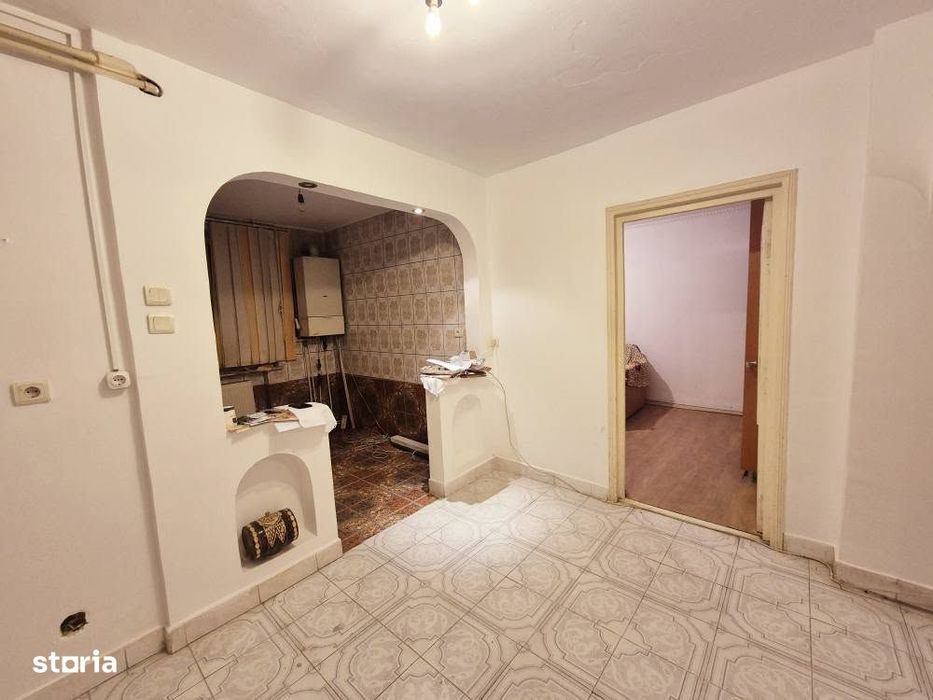 Apartament decomandat cu 3 camere, parter, Precista