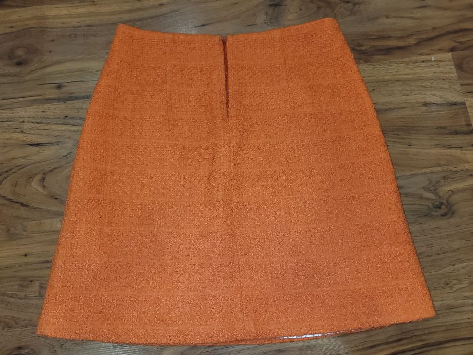 Оранжева пола Lucy