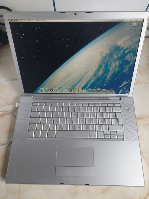 Vând MacBook Pro A1211 Intel Core Duo 4Gb DDR2 (în stare foarte bună)