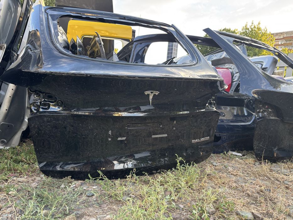 Капак/Багажник/Задна врата Tesla Model Y