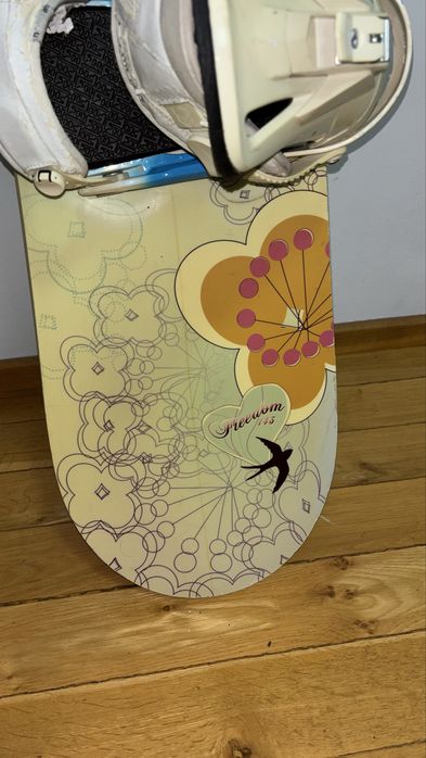 Snowboard FTWO Freedom 143 + legături  PREȚ MIC, VÂND RAPID
