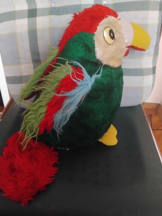 Голям плюшен папагал