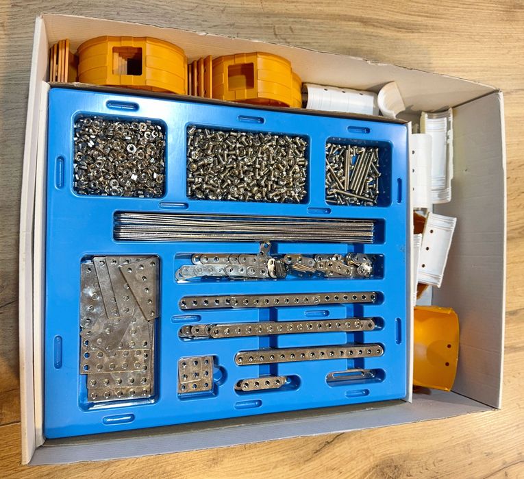 Метален конструктор Space Shuttle, 1400 части, за деца над 10 г.