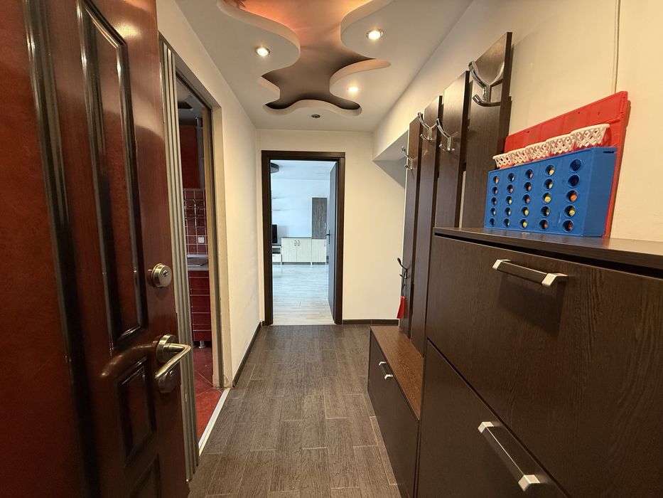 Inchiriez apartament 3 camere