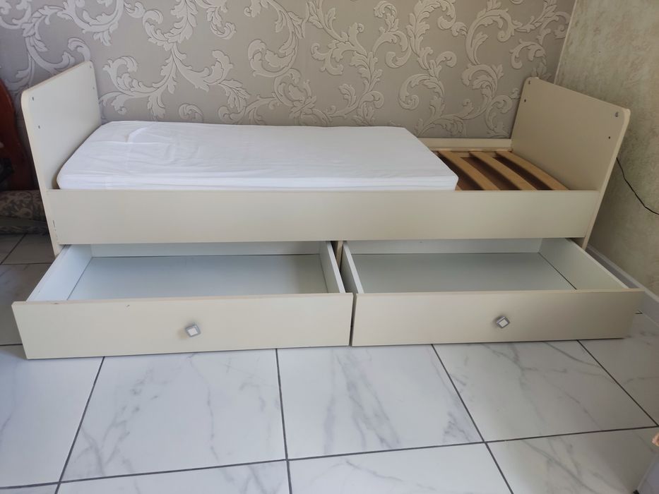 Продам кровать детскую