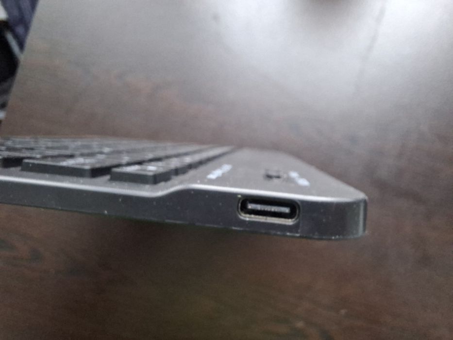 Безжична клавиатура Bluetooth