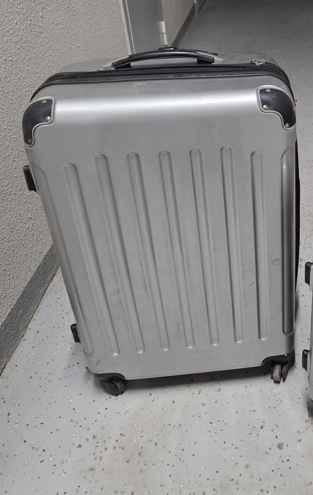 Продаётся чемодан