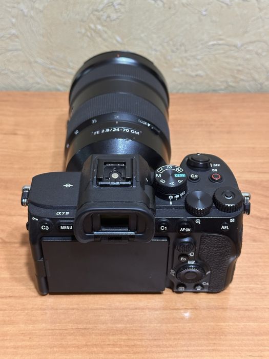 Sony a7/4 с 24-70 G-master