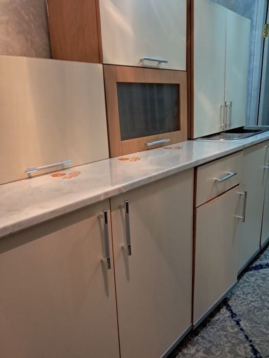 Кухонный гарнитур продам