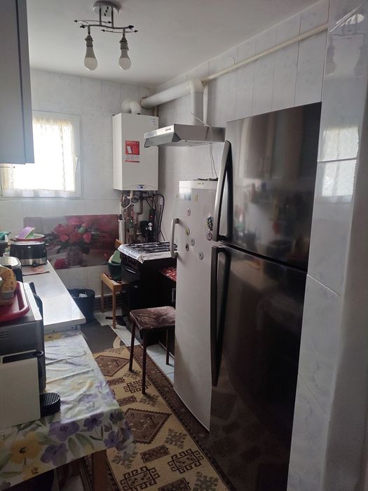 De vânzare apartament 3 camere