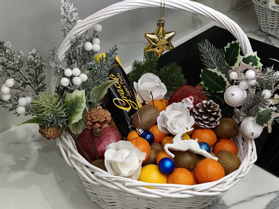 Принимаем заказы на подарочные корзины, коробочки, кулечки, подарки.