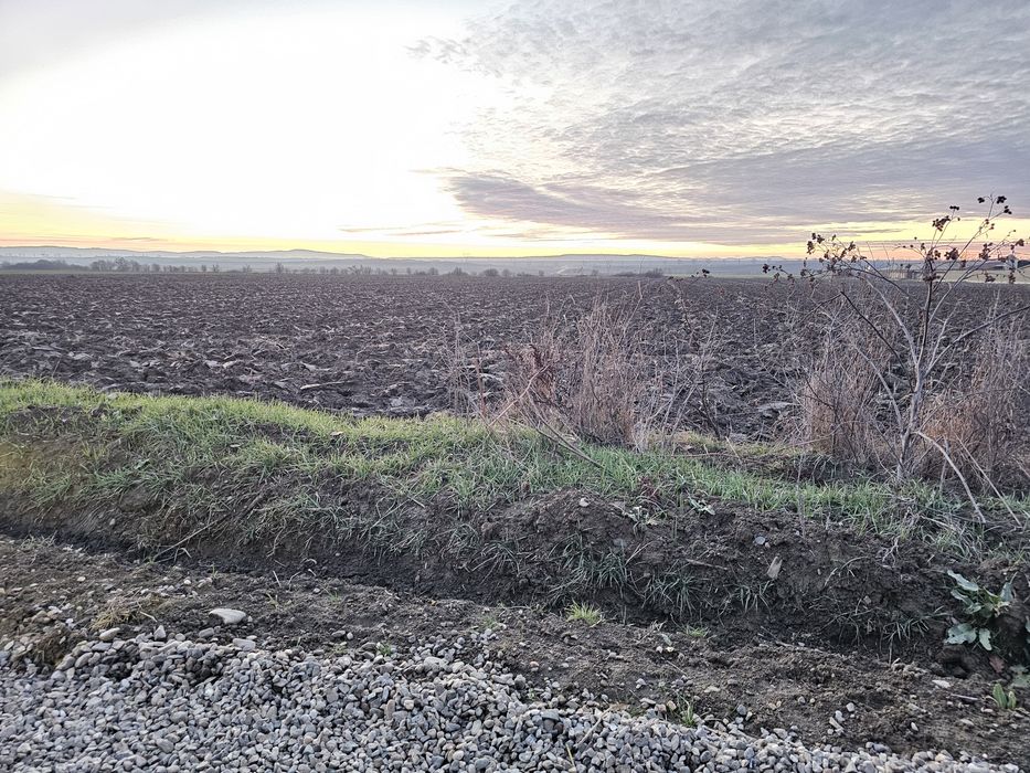 Terenuri alăturate 4.579 mp – Schineni, Săucești