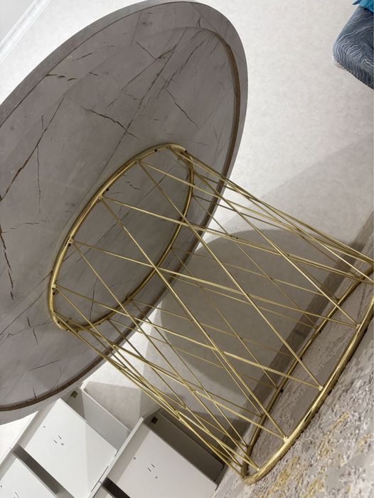 Стол стулья кухонные