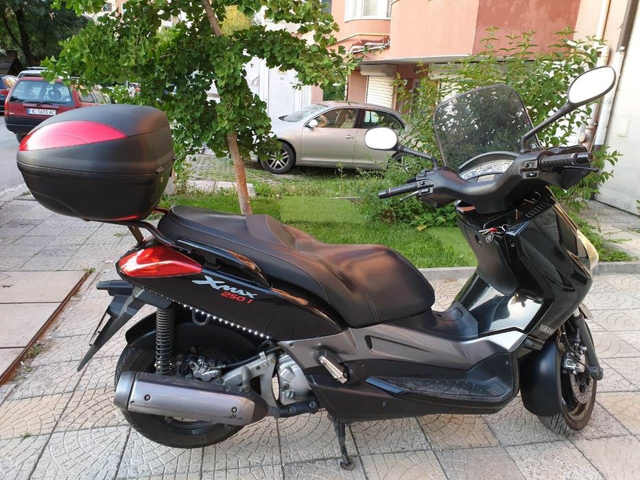 Продавам скутер Ямаха T maxx 2007 година