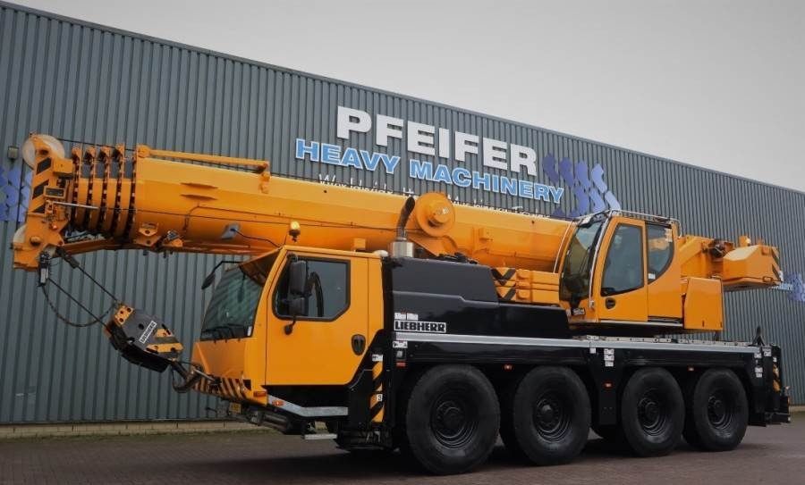 Продается макет модель крана Liebherr LTM  1090- 4.2