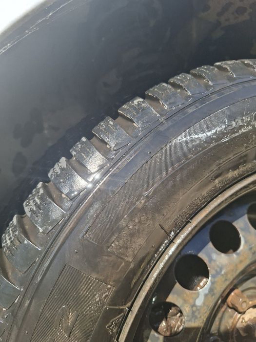 Jante cu cauciucuri de iarna foarte buna Opel 5 prezoane