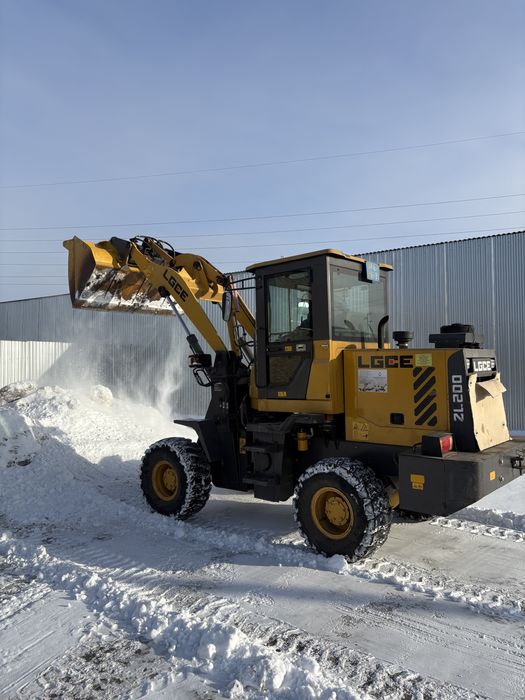 Фронтальный погрузчик ZL200