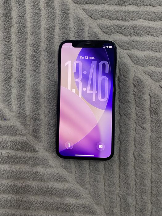 Айфон 12 мини.