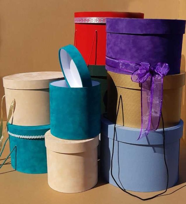 Cutii catifea pentru aranjamente florale sau trusou botez