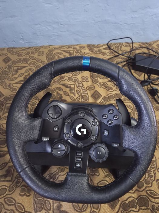 Игровой руль Logitech G923