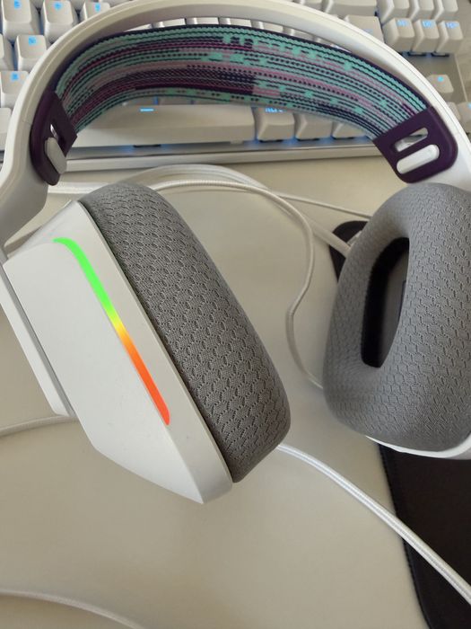 Logitech  мишка, клавиатура, слушалки