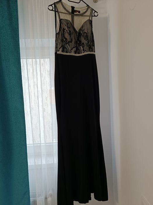 Vând rochie de seara lunga