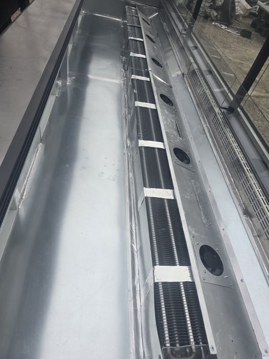 Vitrina  mezeluri / lactate