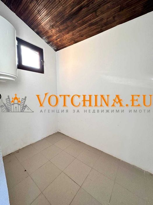 Двуетажна къща с просторен двор в село Соколово!