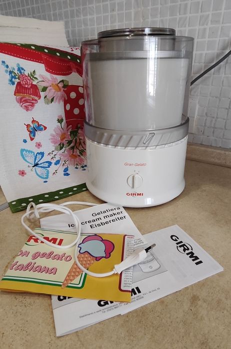 Продам мороженицу Girmi GL14