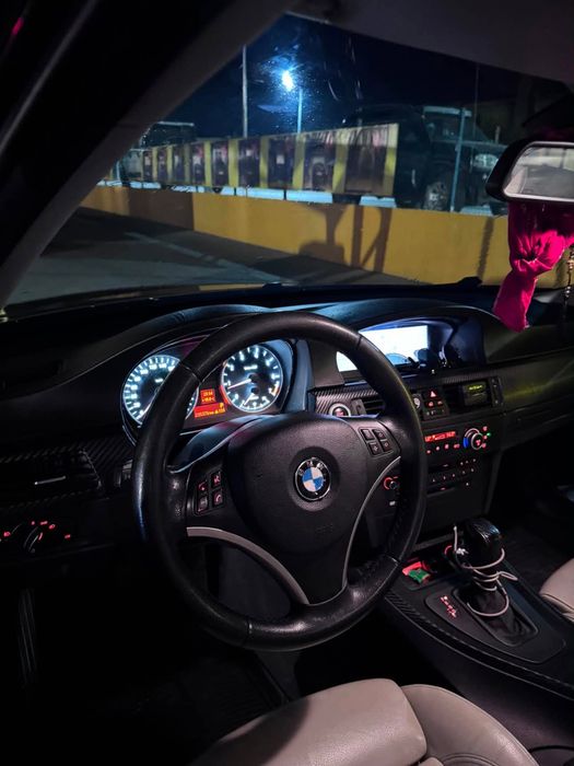 BMW E90 320i • Automat • Pachet M • 2007 •