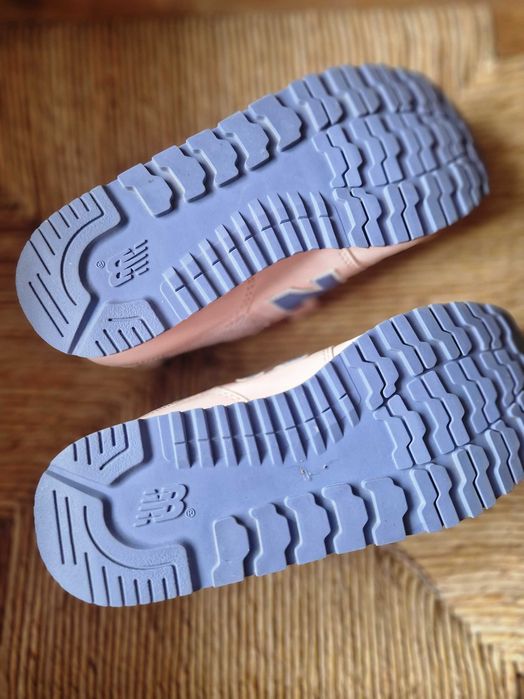 Маратонки New Balance номер 35.5