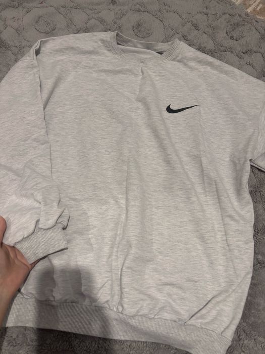 Киімдер сатылады