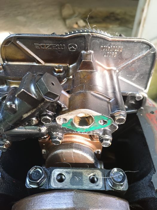 Vând motor Mazda 6 RF5C