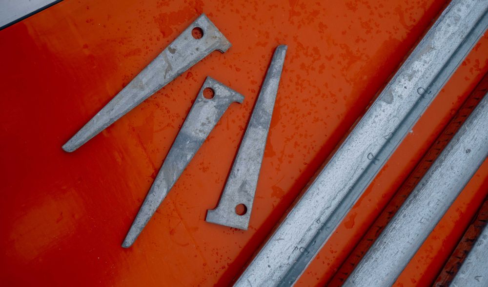 Cravate Stalp Vincluri cofraje Doka  montanti bride tije spade pene