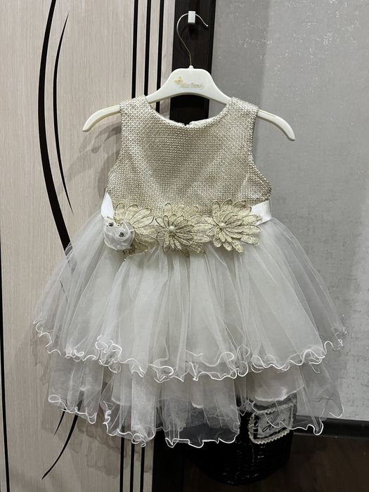 Платье кружевное