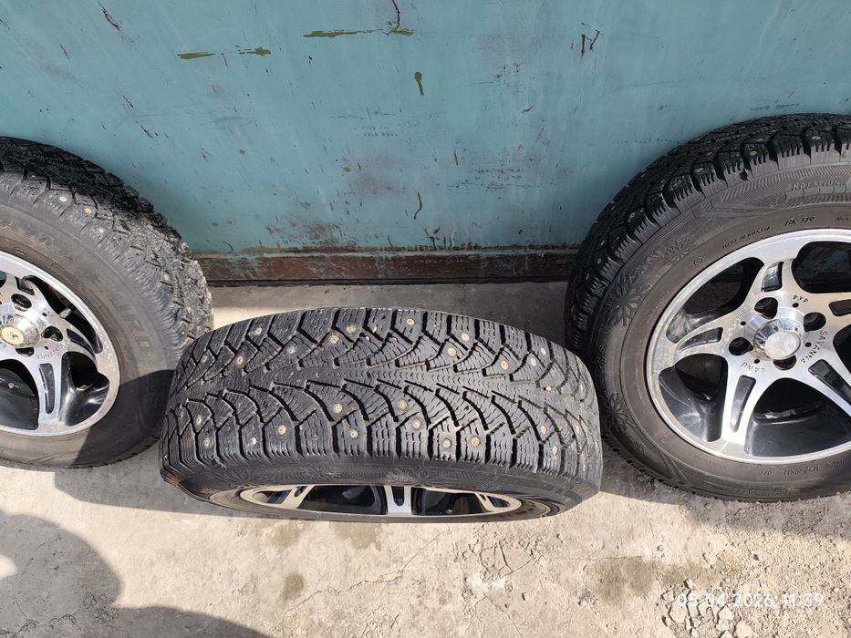 Продам диски Арбузы вместе с зимней резиной.