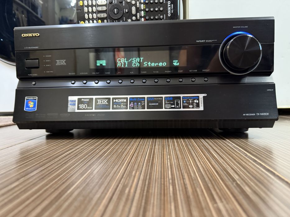 Onkyo TX-NR808 resiver