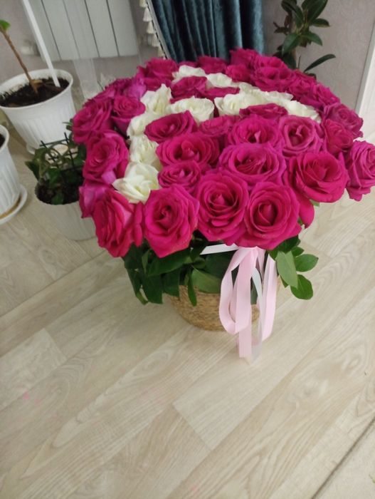 Срочно продам букет в корзине