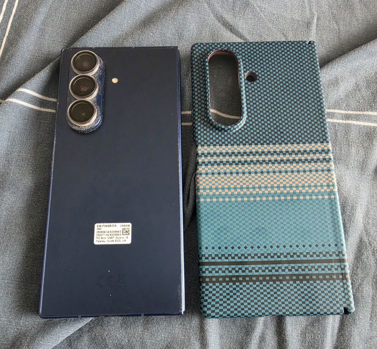 Продавам Samsung Fold 7